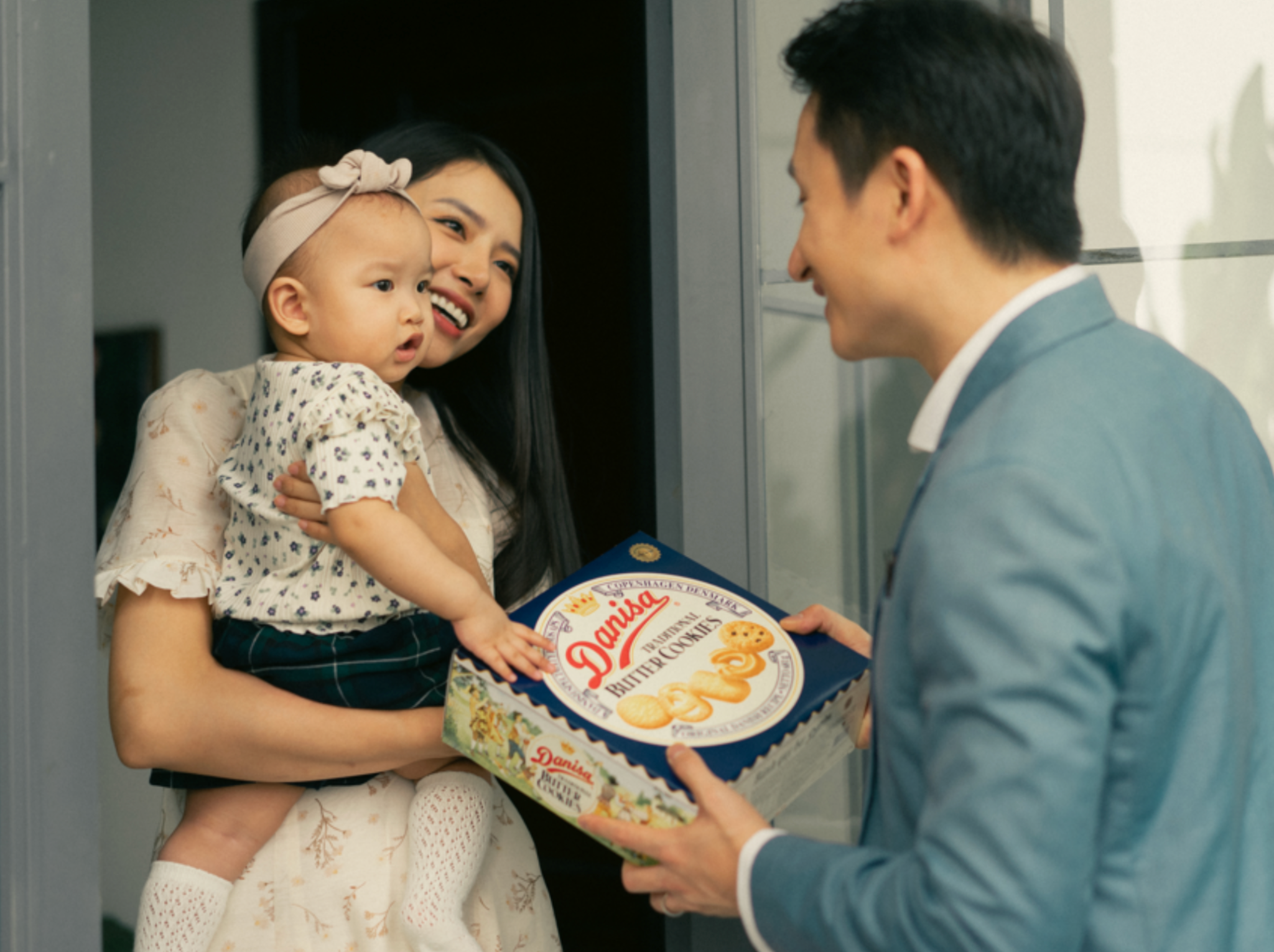 Thương hiệu bánh quy bơ Danisa cùng Phan Mạnh Quỳnh truyền tải thông điệp tri ân qua MV Tết 2024